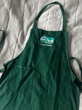 Anne of Green Gables Apron with Pockets from PEI